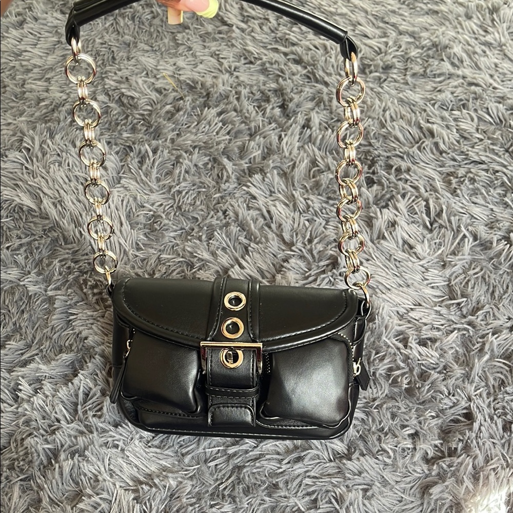 Fashion Nova Black Crossbody Bag with Chain Strap and Bow Detail